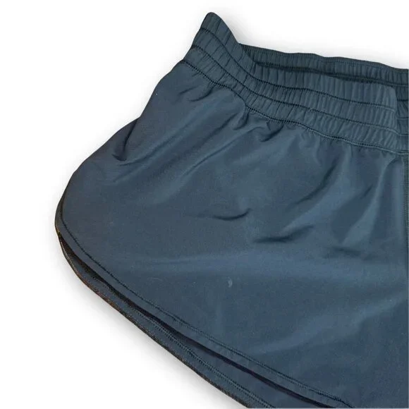 Lululemon Seek The Heat Short II (2.5") Size 8 in Submarine - Picture 7 of 9